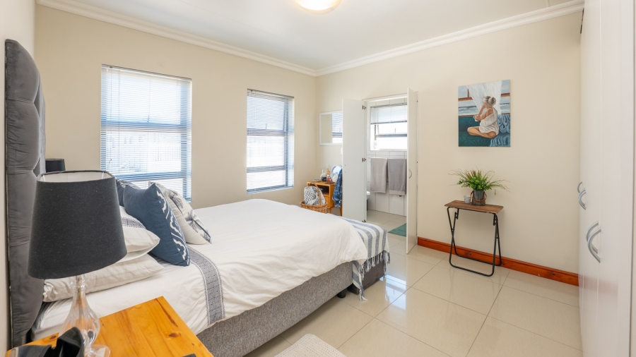 3 Bedroom Property for Sale in Struisbaai Western Cape